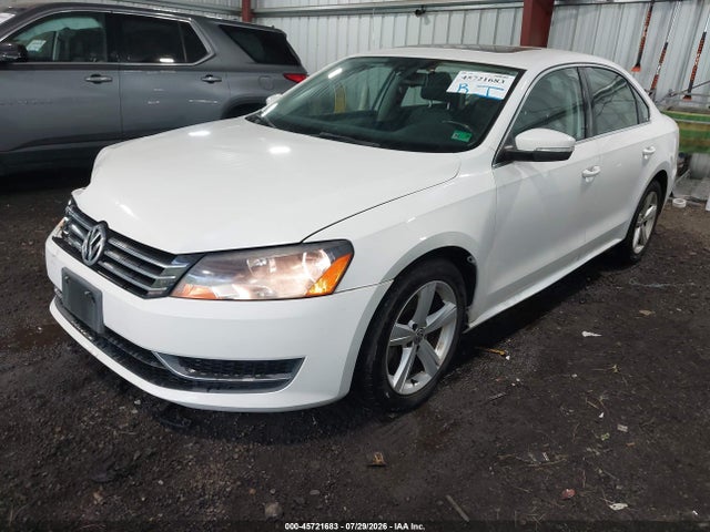 2013 Volkswagen Passat 2.5l Se მანქანა იყიდება აუქციონზე, vin: 1VWBP7A32DC004025, აუქციონის ნომერი: 45721683