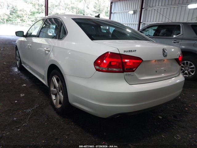 2013 Volkswagen Passat 2.5l Se მანქანა იყიდება აუქციონზე, vin: 1VWBP7A32DC004025, აუქციონის ნომერი: 45721683