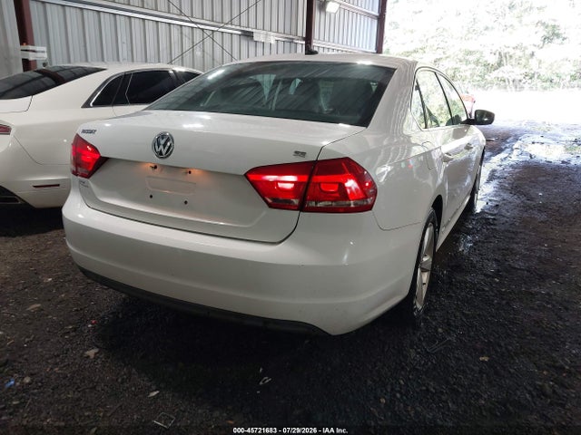 2013 Volkswagen Passat 2.5l Se მანქანა იყიდება აუქციონზე, vin: 1VWBP7A32DC004025, აუქციონის ნომერი: 45721683