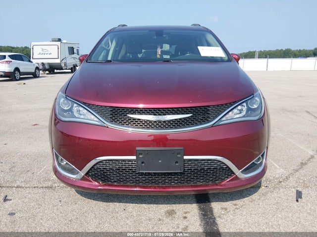Продаж на аукціоні авто 2017 Chrysler Pacifica Touring-l, vin: 2C4RC1BG8HR635774, номер лоту: 45721718