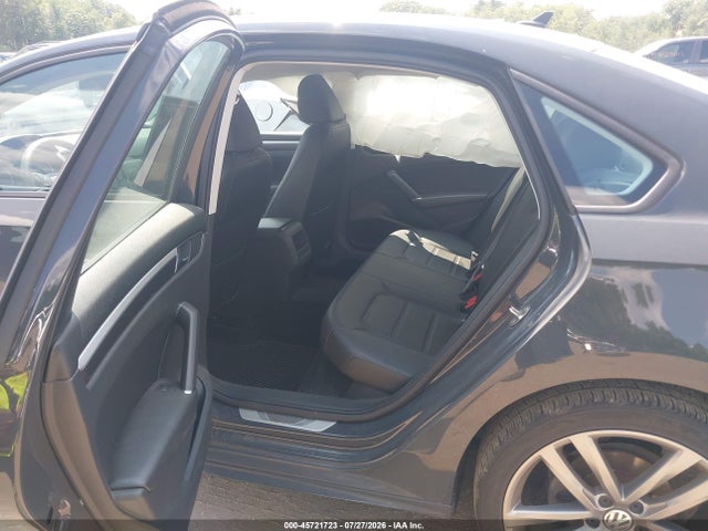 Продажа на аукционе авто 2018 Volkswagen Passat 2.0t R-line/2.0t S, vin: 1VWAA7A3XJC015721, номер лота: 45721723