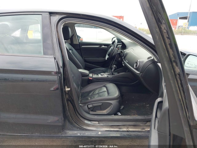 45721777 :رقم المزاد ، WAUBFGFF8F1110323 vin ، 2015 Audi A3 2.0t Premium مزاد بيع