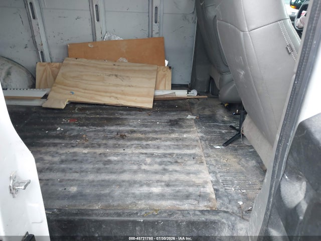 GMC Savana 2500 Work Van 2017 1GTW7AFF4H1120316 Image 8