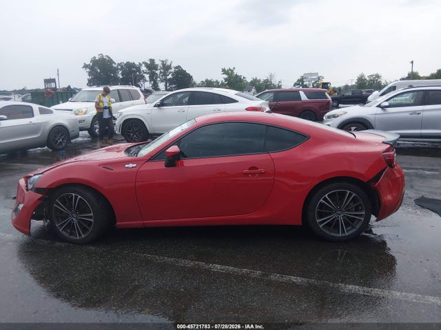 45721783 :رقم المزاد ، JF1ZNAA1XD2700128 vin ، 2013 Scion Fr-s مزاد بيع
