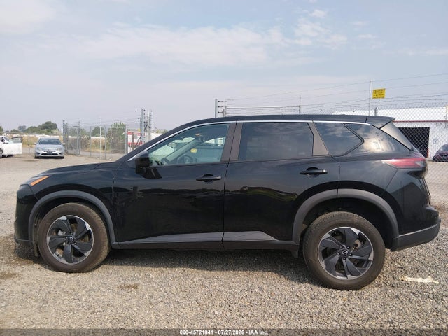 5N1BT3BA8RC687226 Nissan Rogue Sv Fwd