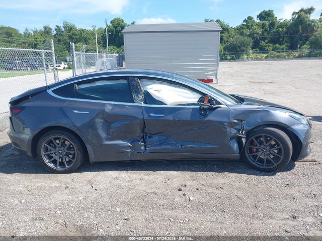 Aukcja sprzedaży 2018 Tesla Model 3 Long Range/mid Range, vin: 5YJ3E1EAXJF014075, numer aukcji: 45722024
