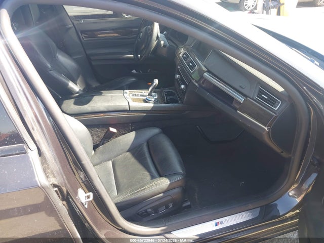 BMW 750i 2014 WBAYA8C50ED824986 Image 5