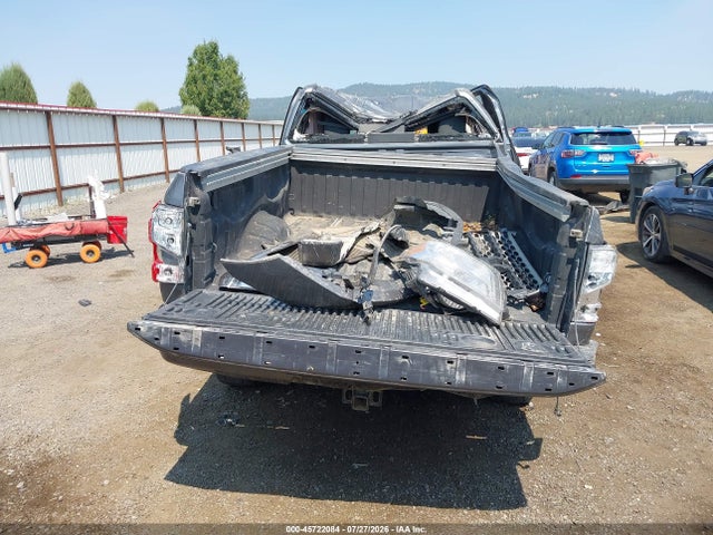 1N6BA1F48JN526982 Nissan Titan Xd Sv Diesel