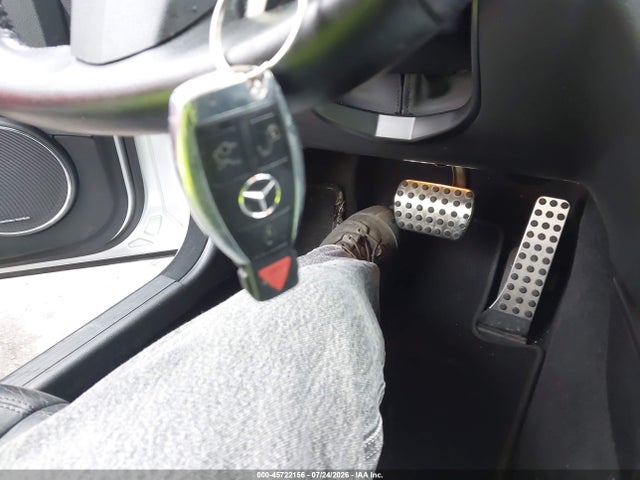 2010 Mercedes-benz C 63 Amg მანქანა იყიდება აუქციონზე, vin: WDDGF7HB0AF444138, აუქციონის ნომერი: 45722156
