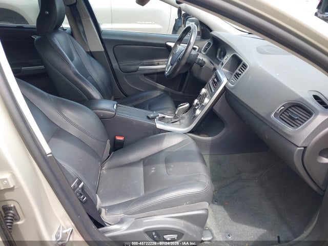 2017 Volvo S60 Inscription T5 მანქანა იყიდება აუქციონზე, vin: LYV402HK5HB146685, აუქციონის ნომერი: 45722228