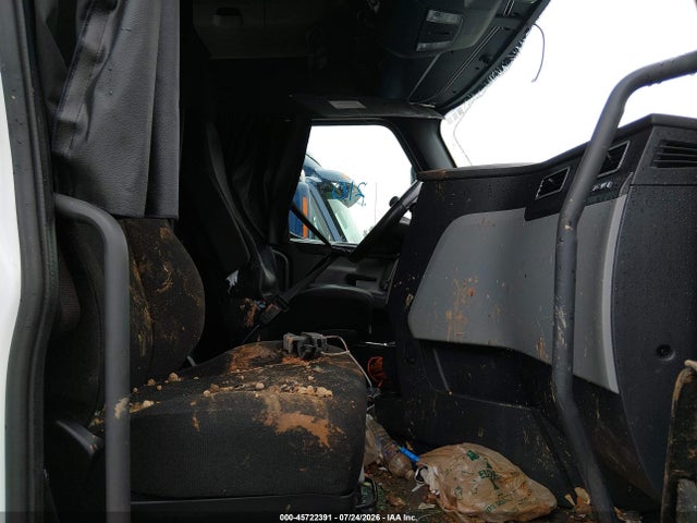45722391 :رقم المزاد ، 3AKJHHDR1SSWG1129 vin ، 2025 Freightliner New Cascadia 126 مزاد بيع