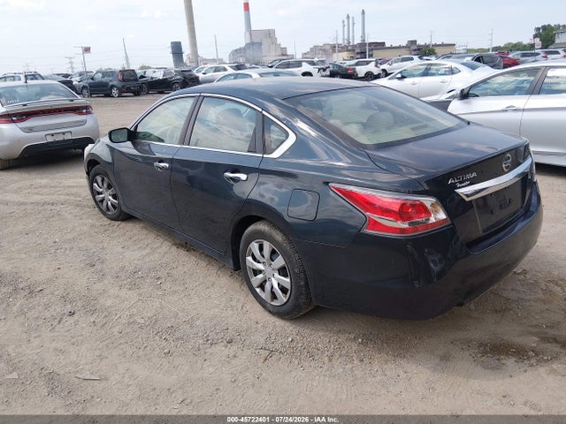 2015 Nissan Altima 2.5/2.5 S/2.5 Sl/2.5 Sv მანქანა იყიდება აუქციონზე, vin: 1N4AL3AP6FN301544, აუქციონის ნომერი: 45722401