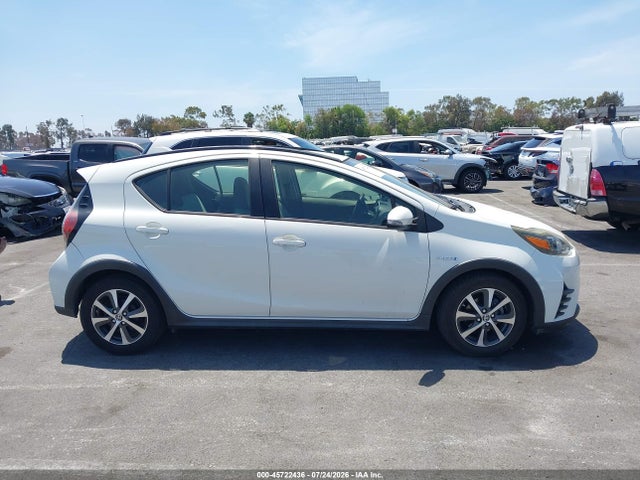 Toyota Prius C One 2018 JTDKDTB31J1614444 Image 13