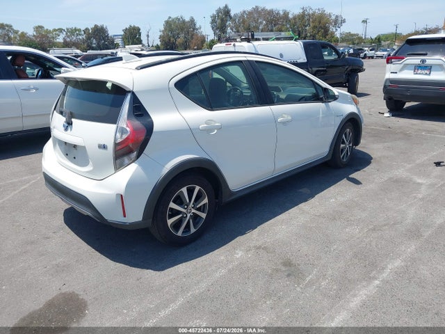 Toyota Prius C One 2018 JTDKDTB31J1614444 Image 4