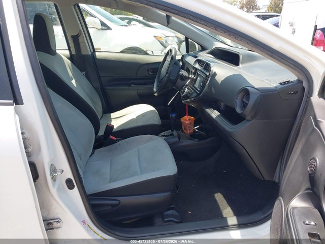Toyota Prius C One 2018 JTDKDTB31J1614444 Image 5