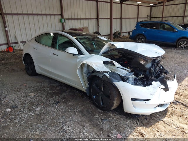 2020 Tesla Model 3 Standard Range Plus Rear-wheel Drive/standard Range Rear-wheel Drive მანქანა იყიდება აუქციონზე, vin: 5YJ3E1EA8LF737121, აუქციონის ნომერი: 45722481
