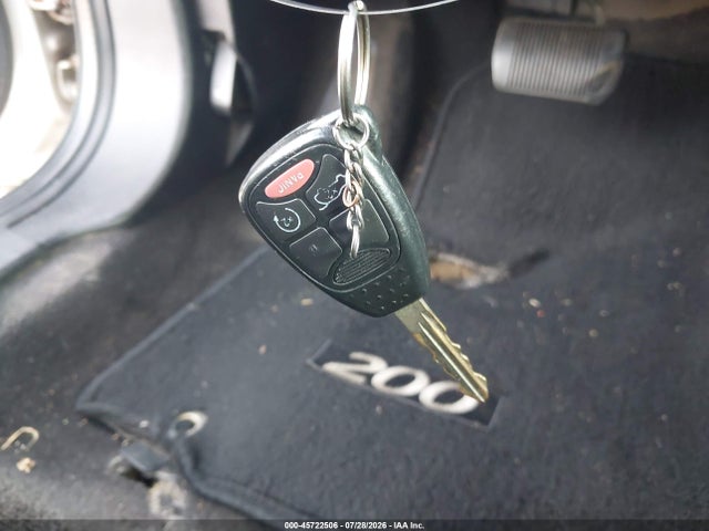 45722506 :رقم المزاد ، 1C3CCBCG2CN102114 vin ، 2012 Chrysler 200 Limited مزاد بيع