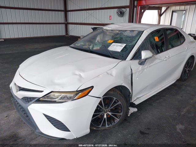 Продажа на аукционе авто 2018 Toyota Camry Se, vin: 4T1B11HK3JU011999, номер лота: 45722516