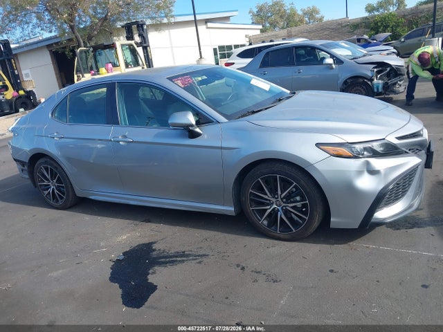 4T1G11AK6NU717094 Toyota CAMRY SE
