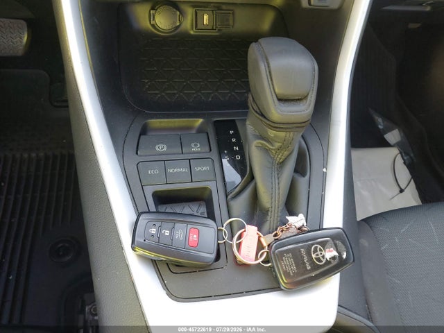 2T3W1RFV7NW188713 Toyota Rav4 Xle