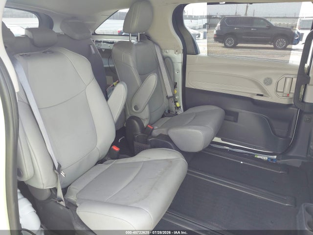 Продаж на аукціоні авто 2022 Toyota Sienna Xle, vin: 5TDJRKEC4NS113804, номер лоту: 45722625