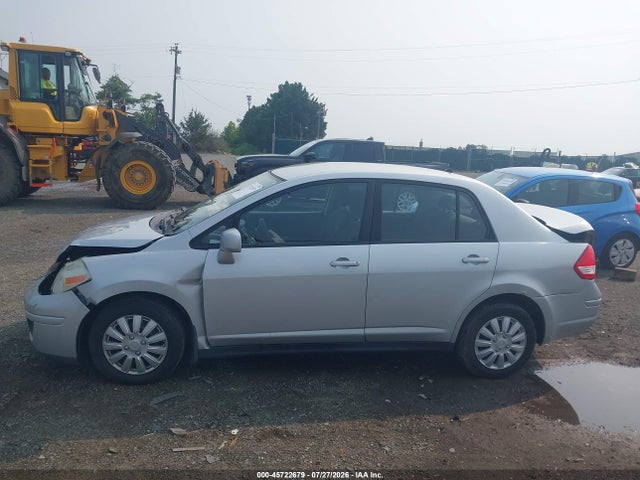 45722679 :رقم المزاد ، 3N1BC1AP7AL449474 vin ، 2010 Nissan Versa 1.8s مزاد بيع
