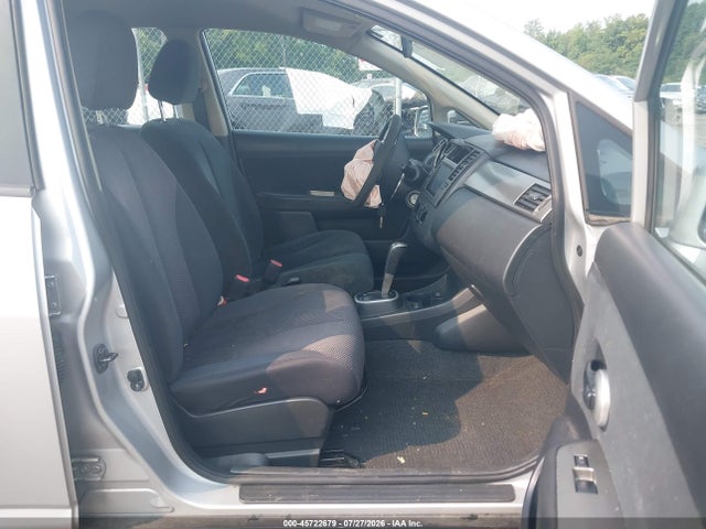 45722679 :رقم المزاد ، 3N1BC1AP7AL449474 vin ، 2010 Nissan Versa 1.8s مزاد بيع