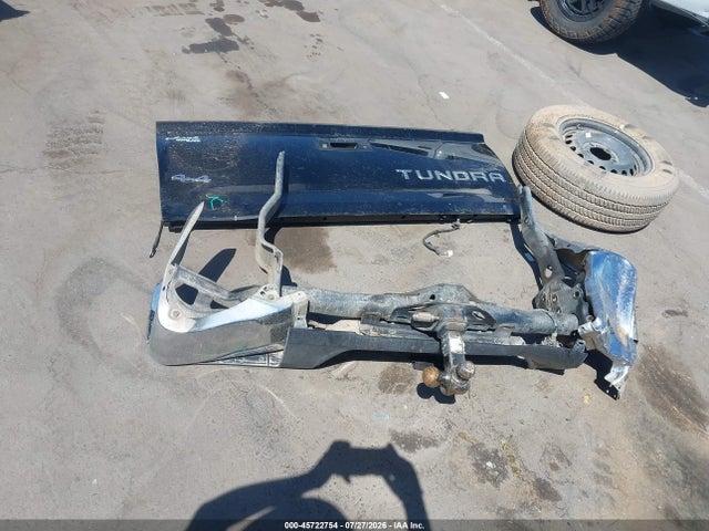 5TFDW5F11FX439656 Toyota Tundra Sr5 5.7l V8