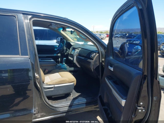 5TFDW5F11FX439656 Toyota Tundra Sr5 5.7l V8