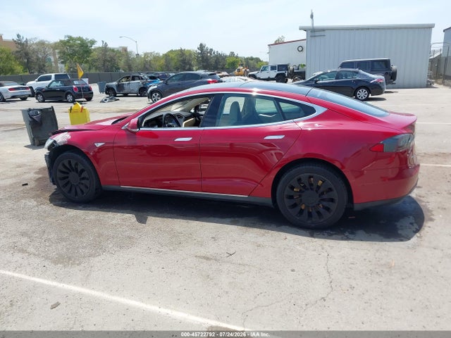 2014 Tesla Model S P85 მანქანა იყიდება აუქციონზე, vin: 5YJSA1H14EFP53354, აუქციონის ნომერი: 45722792