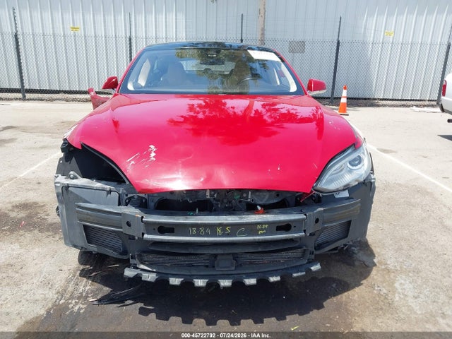 2014 Tesla Model S P85 მანქანა იყიდება აუქციონზე, vin: 5YJSA1H14EFP53354, აუქციონის ნომერი: 45722792