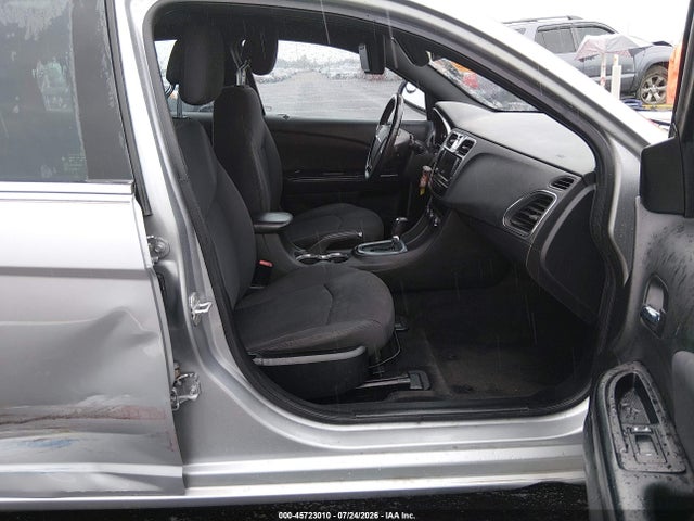 45723010 :رقم المزاد ، 1C3CCBBG6DN728154 vin ، 2013 Chrysler 200 Touring مزاد بيع