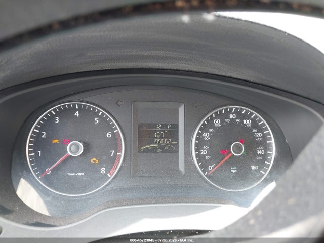 2014 Volkswagen Jetta 1.8t Se მანქანა იყიდება აუქციონზე, vin: 3VWD17AJ2EM417927, აუქციონის ნომერი: 45723045