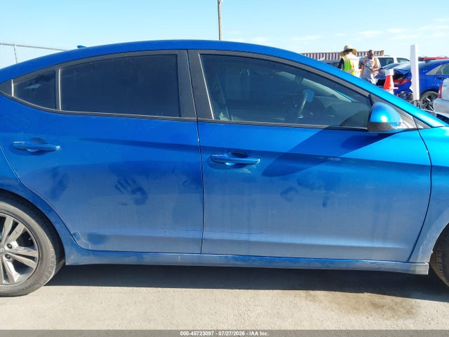 Продажа на аукционе авто 2017 Hyundai Elantra Se, vin: 5NPD84LF9HH180630, номер лота: 45723097
