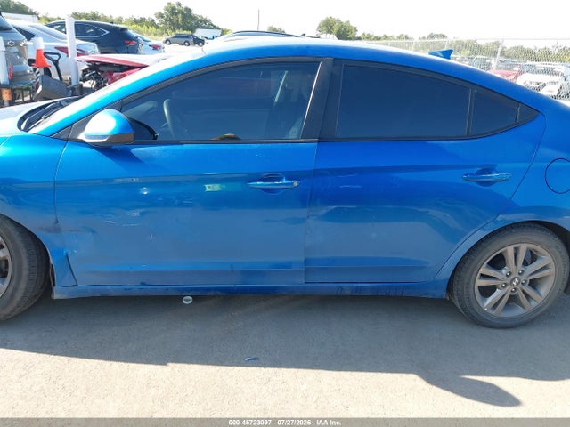 Продажа на аукционе авто 2017 Hyundai Elantra Se, vin: 5NPD84LF9HH180630, номер лота: 45723097
