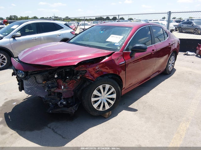 2021 Toyota Camry Le Hybrid მანქანა იყიდება აუქციონზე, vin: 4T1C31AK1MU548240, აუქციონის ნომერი: 45723178