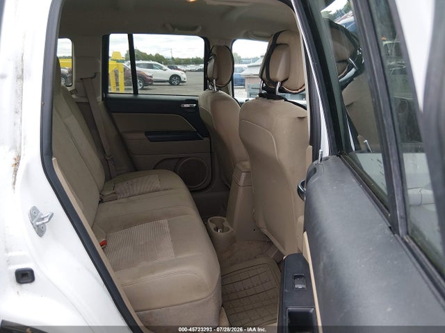 1C4NJCBA3ED832569 Jeep Compass Sport