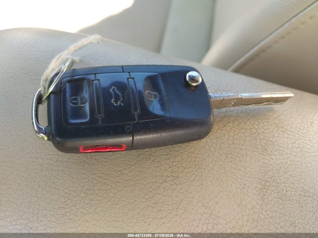45723308 :رقم المزاد ، 3VWPF31Y88M402115 vin ، 2008 Volkswagen New Beetle S مزاد بيع