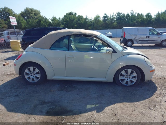 45723308 :رقم المزاد ، 3VWPF31Y88M402115 vin ، 2008 Volkswagen New Beetle S مزاد بيع