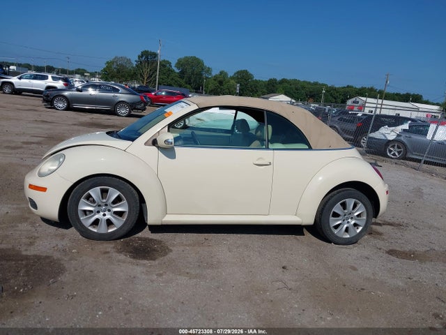 45723308 :رقم المزاد ، 3VWPF31Y88M402115 vin ، 2008 Volkswagen New Beetle S مزاد بيع
