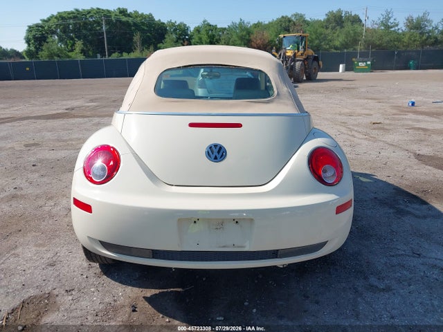 45723308 :رقم المزاد ، 3VWPF31Y88M402115 vin ، 2008 Volkswagen New Beetle S مزاد بيع
