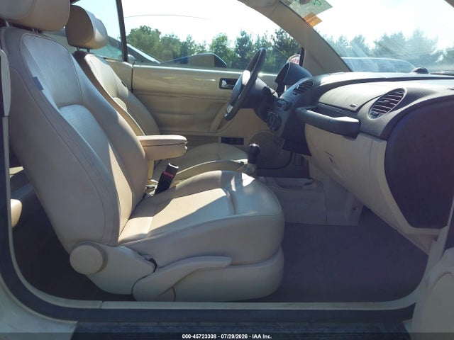 45723308 :رقم المزاد ، 3VWPF31Y88M402115 vin ، 2008 Volkswagen New Beetle S مزاد بيع
