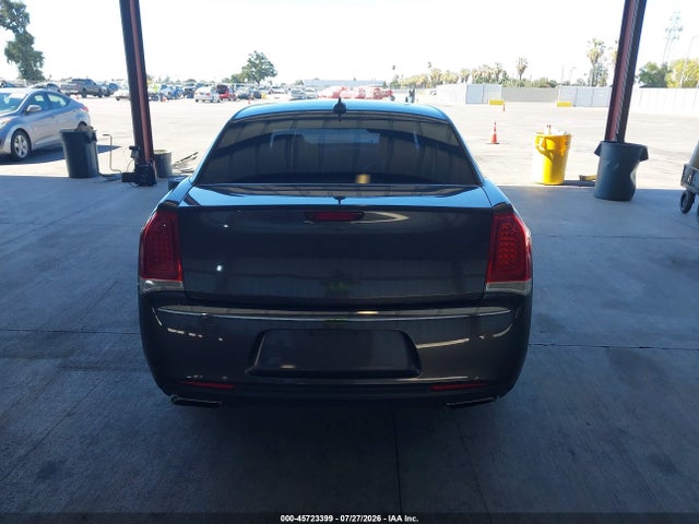 Chrysler 300C 2017 2C3CCAETXHH521882 Image 17
