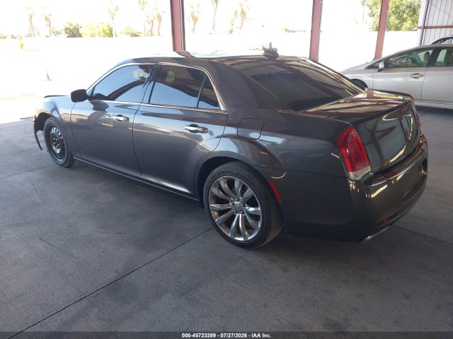 Chrysler 300C 2017 2C3CCAETXHH521882 Image 3