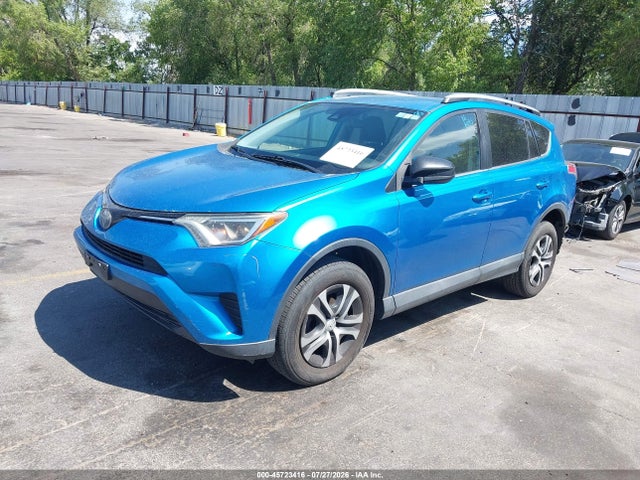 Toyota RAV4 LE 2017 2T3BFREV7HW600652 Image 2