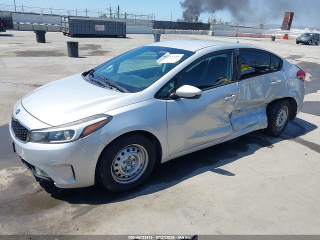 KIA FORTE LX 2017 3KPFK4A76HE057538 Image 2
