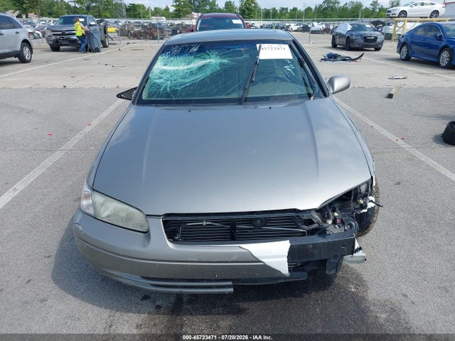 45723471 :رقم المزاد ، 4T1BF28K2XU076410 vin ، 1999 Toyota Camry Xle V6 مزاد بيع
