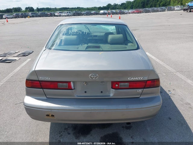 45723471 :رقم المزاد ، 4T1BF28K2XU076410 vin ، 1999 Toyota Camry Xle V6 مزاد بيع