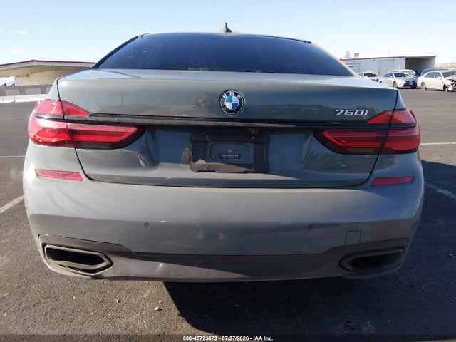 WBA7F0C56JGM23918 BMW 750i