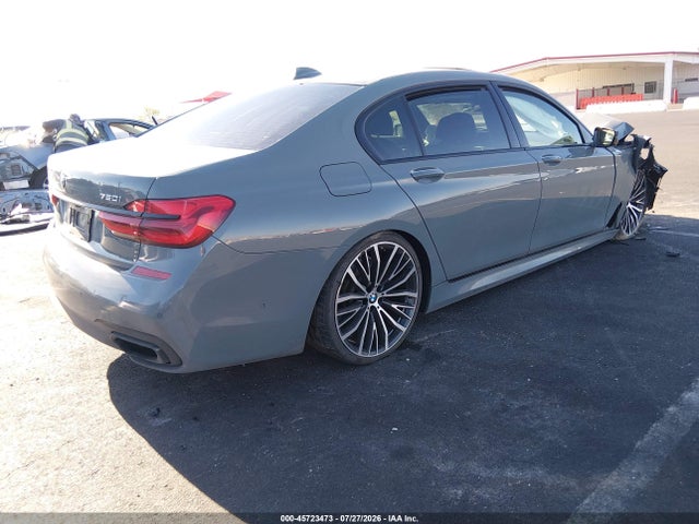 WBA7F0C56JGM23918 BMW 750i